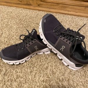 Women’s On Running Cloudswift Shoes. Like new! Worn a handful of times.Size 7.5